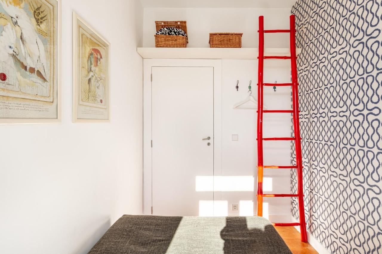 Joivy Chic 2Br Apt In Bairro Alto, 2Mins To Sao Pedro De Alcantara Viewpoint Lisbona Esterno foto