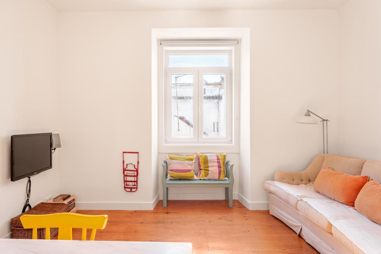 Joivy Chic 2Br Apt In Bairro Alto, 2Mins To Sao Pedro De Alcantara Viewpoint Lisbona Esterno foto