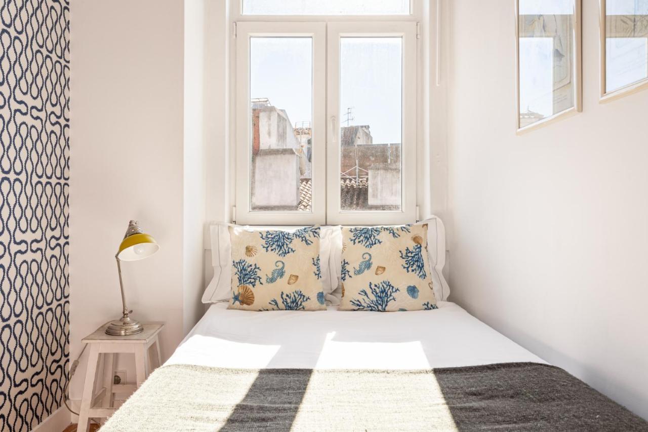 Joivy Chic 2Br Apt In Bairro Alto, 2Mins To Sao Pedro De Alcantara Viewpoint Lisbona Esterno foto