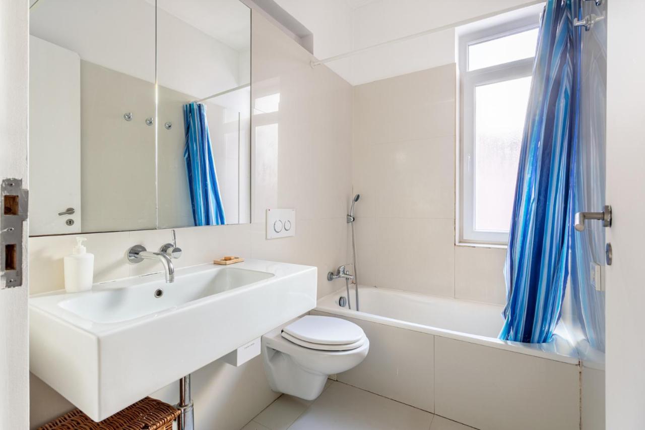 Joivy Chic 2Br Apt In Bairro Alto, 2Mins To Sao Pedro De Alcantara Viewpoint Lisbona Esterno foto