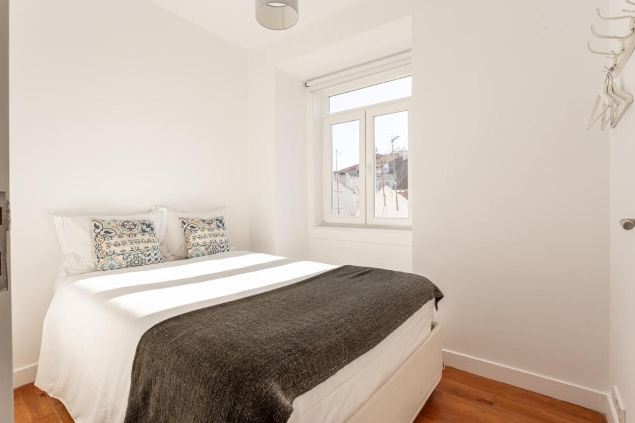 Joivy Chic 2Br Apt In Bairro Alto, 2Mins To Sao Pedro De Alcantara Viewpoint Lisbona Esterno foto